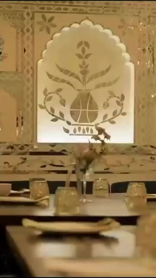 Arched dining alcove with set tables